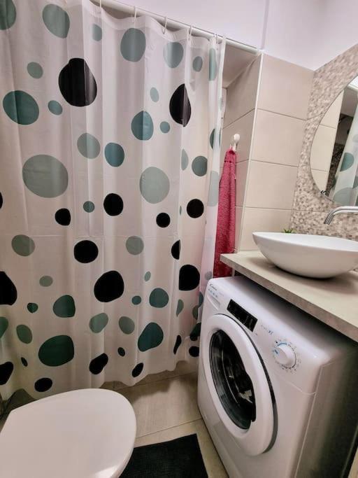 Ultracentral Magheru Studio Apartment Bucharest Exterior photo